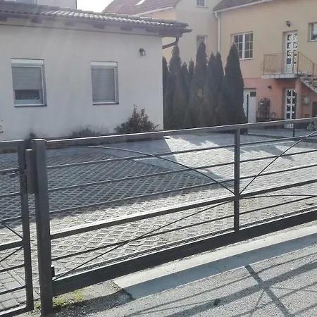 Pedetti Apartman *